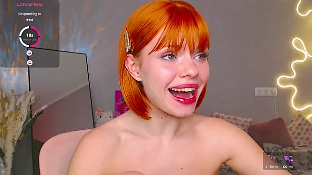 Snapshot of Red__Candy chatting on February 27, 2025, 9:25 pm Red Candy online show from February 27, 2025, 9:25 pm