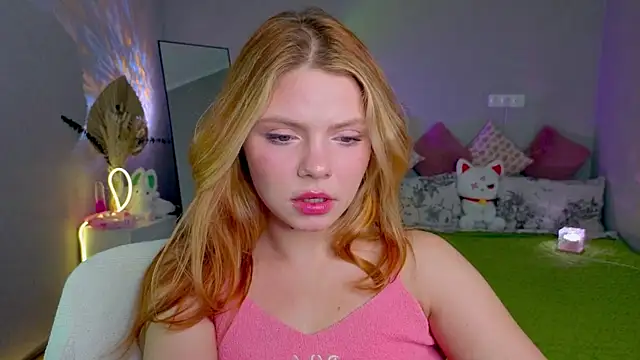 Snapshot of Red__Candy chatting on October 9, 2025, 2:17 pm Red Candy online show from October 9, 2025, 2:17 pm