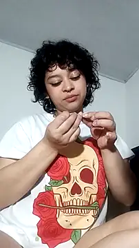 Snapshot of Bitsy_Messy chatting on February 1, 2026, 2:32 am Bitsy Messy online show from February 1, 2026, 2:32 am