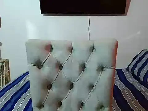 Snapshot of Velk_hot chatting on April 13, 2026, 11:58 am Velk hot online show from April 13, 2026, 11:58 am