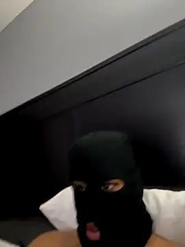 Snapshot of longdickup chatting on November 29, 2025, 6:35 am longdickup online show from November 29, 2025, 6:35 am