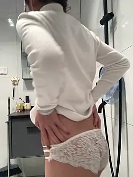 Snapshot of Aimeil chatting on February 20, 2025, 1:40 pm Aimeil online show from February 20, 2025, 1:40 pm