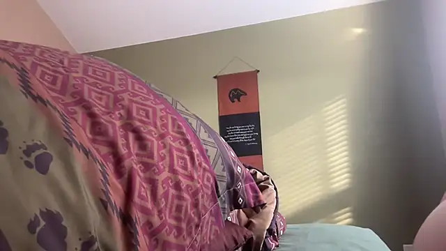 skrtlomainee online show from December 20, 2024, 10:22 pm