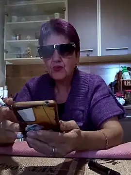 Snapshot of Ely_Elenita chatting on September 15, 2025, 5:52 am Ely Elenita online show from September 15, 2025, 5:52 am