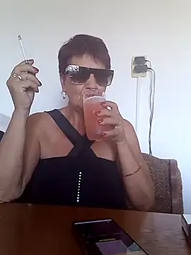 Snapshot of Ely_Elenita chatting on September 16, 2025, 9:43 am Ely Elenita online show from September 16, 2025, 9:43 am