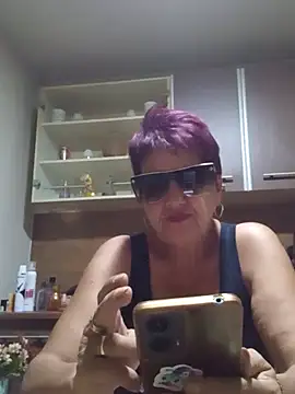 Snapshot of Ely_Elenita chatting on September 11, 2025, 8:20 pm Ely Elenita online show from September 11, 2025, 8:20 pm