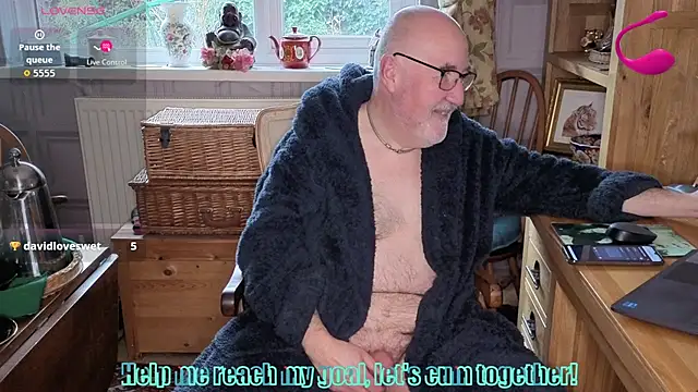 Snapshot of Adamdaddybear chatting on February 18, 2026, 9:17 am Adamdaddybear online show from February 18, 2026, 9:17 am