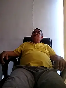 Snapshot of catatunboculion chatting on April 22, 2026, 11:28 am catatunboculion online show from April 22, 2026, 11:28 am