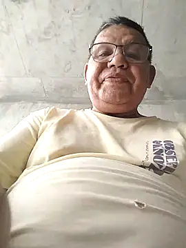 Snapshot of catatunboculion chatting on April 28, 2026, 2:54 pm catatunboculion online show from April 28, 2026, 2:54 pm