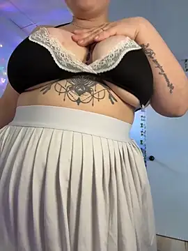 Snapshot of Sweetleeahxx chatting on May 21, 2026, 1:08 pm Sweetleeahxx online show from May 21, 2026, 1:08 pm