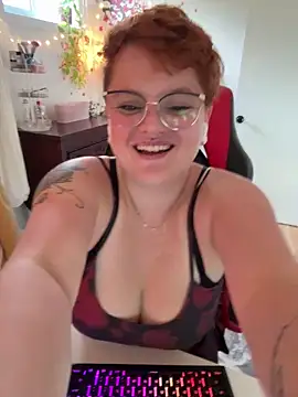 Snapshot of Sweetleeahxx chatting on September 26, 2025, 12:23 pm Sweetleeahxx online show from September 26, 2025, 12:23 pm