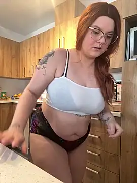 Snapshot of Sweetleeahxx chatting on March 19, 2025, 12:56 pm Sweetleeahxx online show from March 19, 2025, 12:56 pm