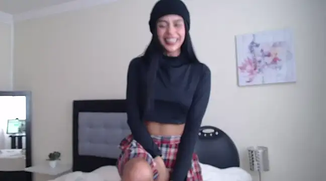 Snapshot of okunee chatting on March 9, 2025, 7:37 pm okunee online show from March 9, 2025, 7:37 pm