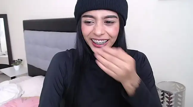 Snapshot of okunee chatting on February 26, 2025, 7:10 pm okunee online show from February 26, 2025, 7:10 pm