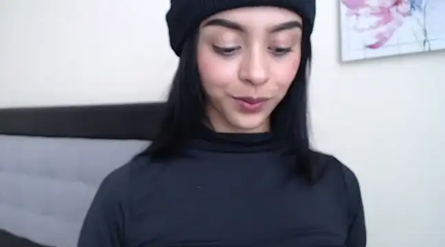 Snapshot of okunee chatting on March 4, 2025, 7:22 pm okunee online show from March 4, 2025, 7:22 pm