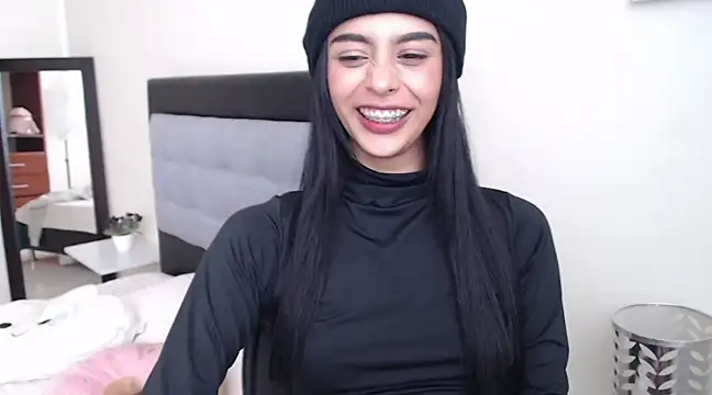 Snapshot of okunee chatting on February 27, 2025, 2:57 am okunee online show from February 27, 2025, 2:57 am