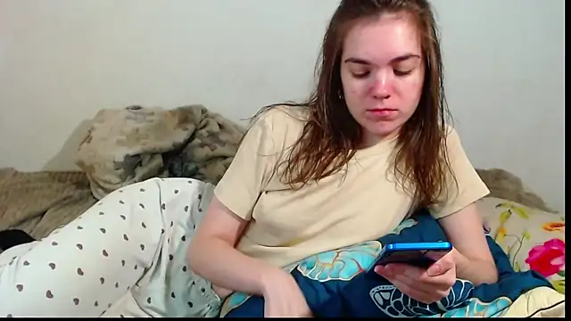 SallyMkn online show from May 27, 2026, 12:01 pm