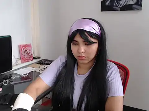 Miapeyton online show from October 28, 2025, 3:55 pm