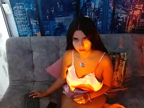 Miapeyton online show from June 16, 2026, 3:23 pm