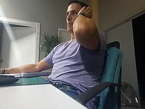 Lucas   81 online show from October 30, 2025, 7:22 pm