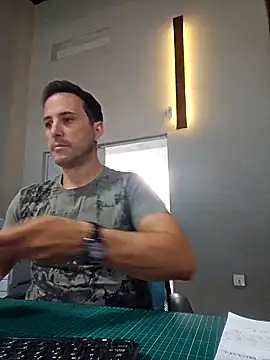 Lucas   81 online show from October 25, 2025, 7:51 am