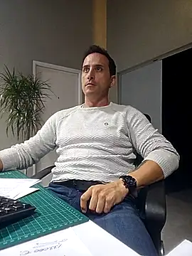 Lucas   81 online show from November 6, 2025, 7:51 pm