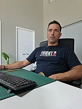 Snapshot of Lucas___81 chatting on July 11, 2026, 10:48 am Lucas 81 online show from July 11, 2026, 10:48 am