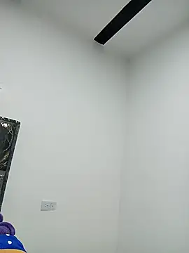 Sara Brownx online show from April 23, 2026, 11:39 pm