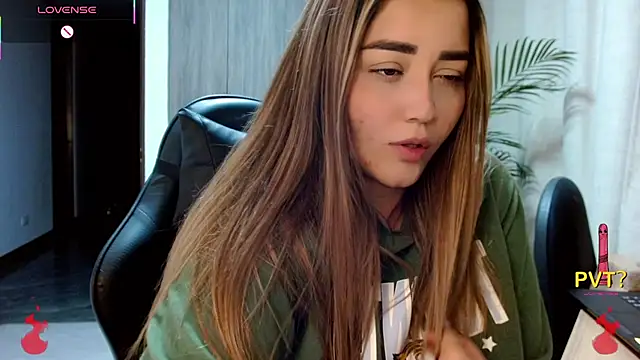 Snapshot of Lucia_star__ chatting on February 13, 2026, 11:49 pm Lucia star online show from February 13, 2026, 11:49 pm