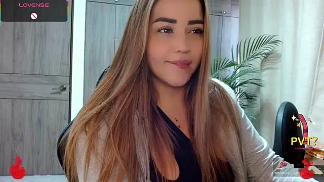 Snapshot of Lucia_star__ chatting on February 10, 2026, 12:26 pm Lucia star online show from February 10, 2026, 12:26 pm