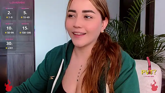 Lucia star   online show from October 26, 2025, 2:39 pm