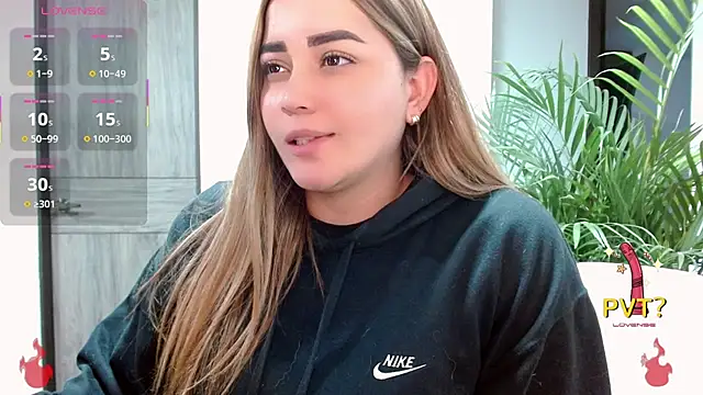 Lucia star   online show from October 31, 2025, 2:30 am