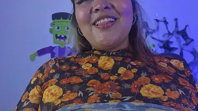 Snapshot of Agatha_humidity chatting on October 20, 2025, 2:35 am Agatha humidity online show from October 20, 2025, 2:35 am