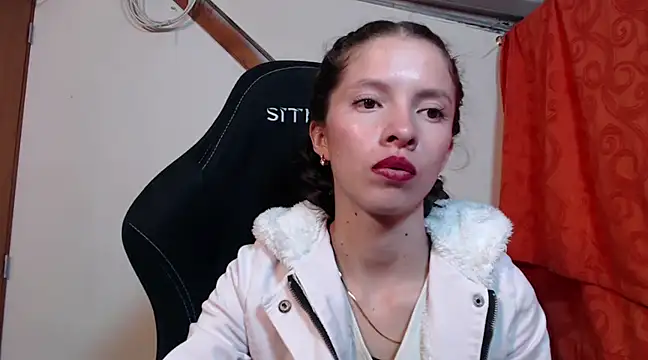 Snapshot of sweetdam12 chatting on March 3, 2025, 8:21 pm sweetdam12 online show from March 3, 2025, 8:21 pm