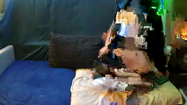 Snapshot of LillyAn123 chatting on February 12, 2025, 7:35 pm LillyAn123 online show from February 12, 2025, 7:35 pm