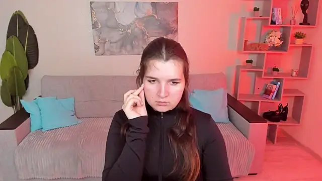 BonneyLove online show from April 7, 2026, 5:37 pm