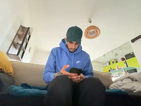 Rebeu313 online show from January 6, 2025, 2:36 pm