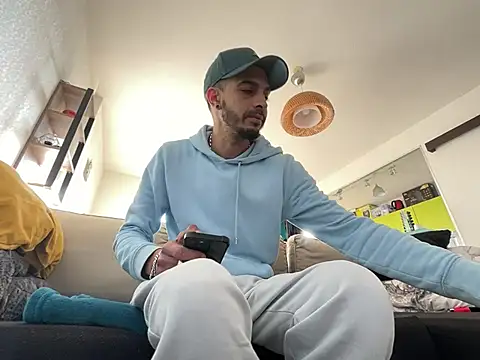 Rebeu313 online show from January 15, 2025, 2:35 pm