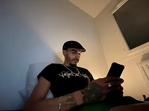 Rebeu313 online show from October 1, 2025, 3:44 am