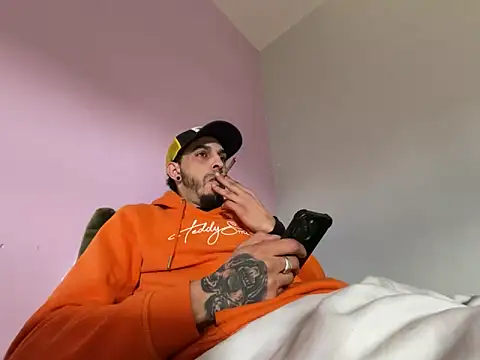 Snapshot of Rebeu313 chatting on March 10, 2026, 11:03 am Rebeu313 online show from March 10, 2026, 11:03 am