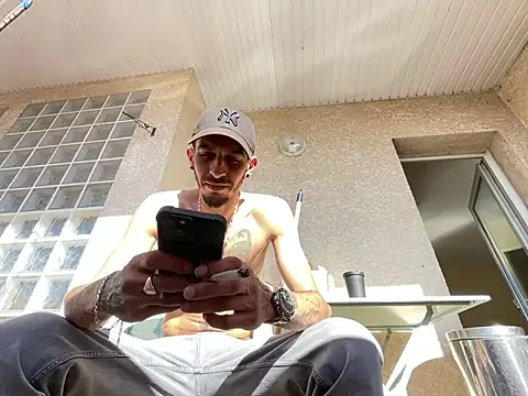 Snapshot of Rebeu313 chatting on April 7, 2026, 3:47 pm Rebeu313 online show from April 7, 2026, 3:47 pm