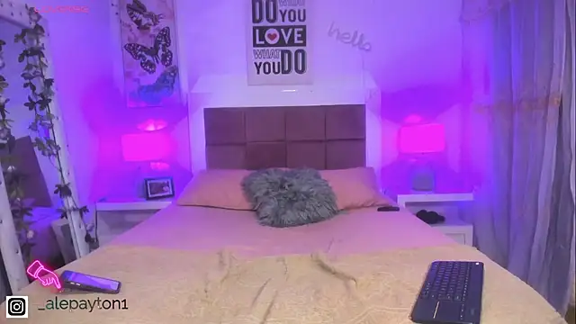 Alexa paytom1 online show from February 28, 2026, 11:48 pm