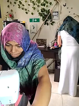 Snapshot of NAJWA-ARAB chatting on March 13, 2025, 5:18 pm NAJWA-ARAB online show from March 13, 2025, 5:18 pm