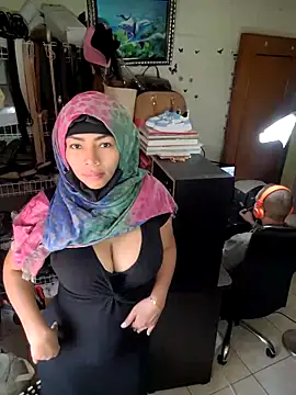 Snapshot of NAJWA-ARAB chatting on November 4, 2025, 3:27 pm NAJWA-ARAB online show from November 4, 2025, 3:27 pm