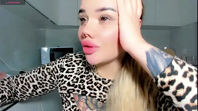 Aira vi online show from December 4, 2024, 10:57 pm