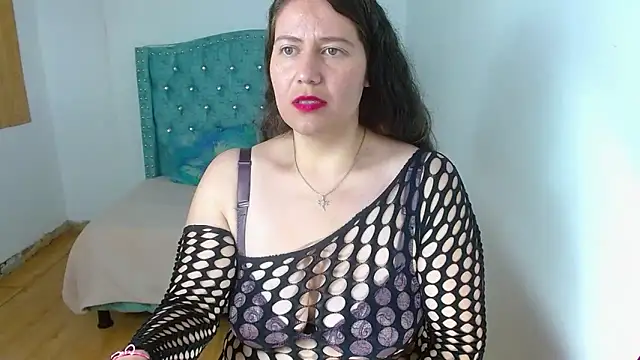 AlannaGar online show from December 5, 2024, 4:37 am