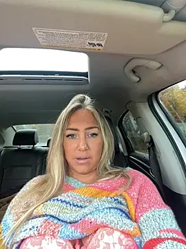 Snapshot of sunshinekisses chatting on October 21, 2025, 3:22 pm sunshinekisses online show from October 21, 2025, 3:22 pm