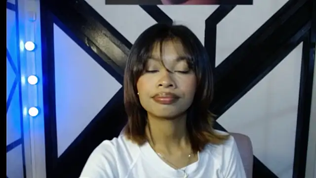 Perla prg online show from March 19, 2026, 3:01 pm