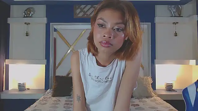 Snapshot of Perla_prg chatting on February 13, 2025, 10:22 pm Perla prg online show from February 13, 2025, 10:22 pm