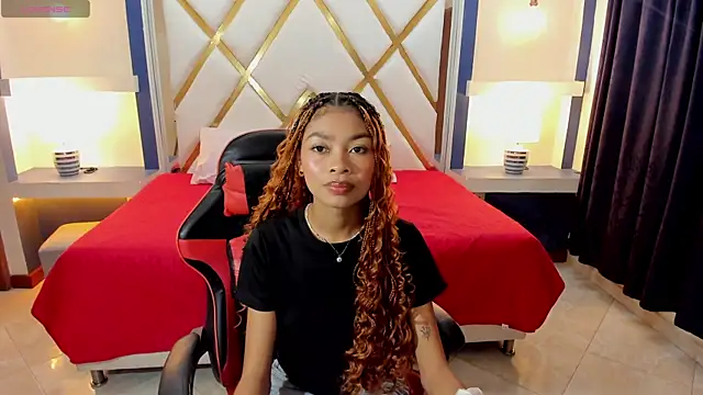 Perla prg online show from November 1, 2025, 5:29 pm